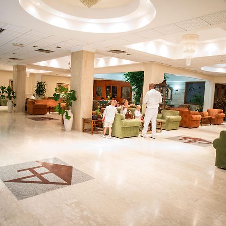Avlida Hotel Paphos Buitenkant foto