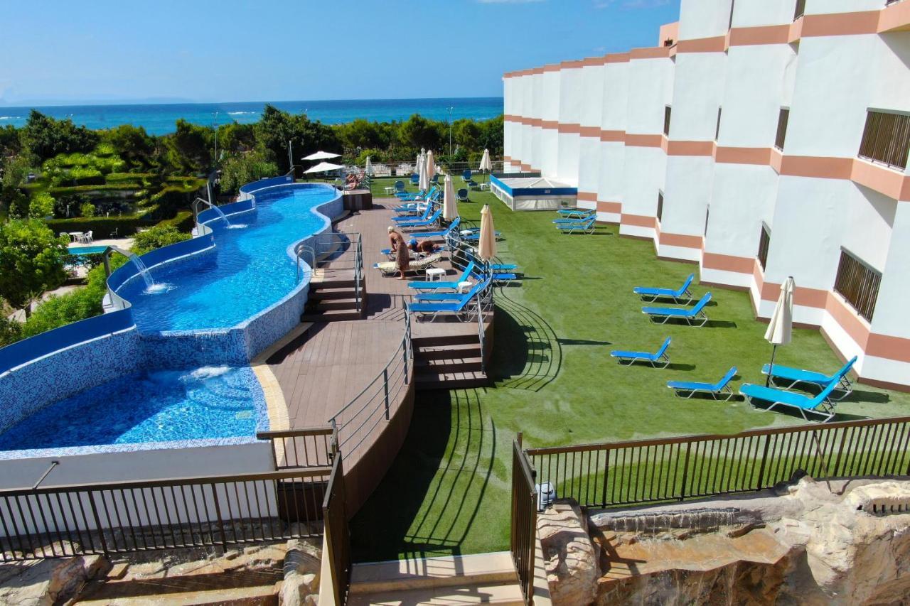 Avlida Hotel Paphos Buitenkant foto
