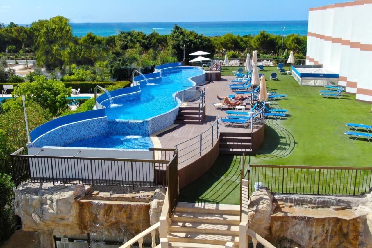 Avlida Hotel Paphos Buitenkant foto