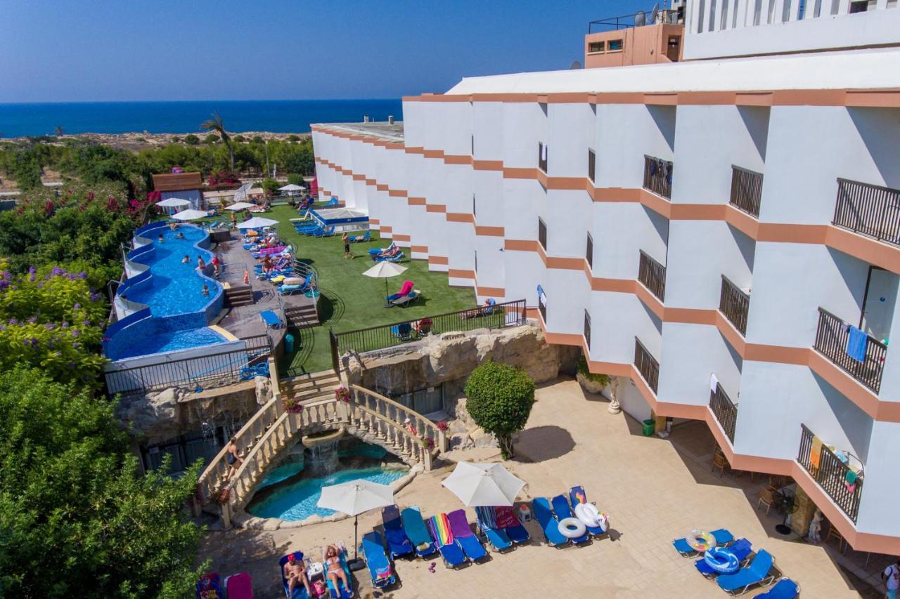 Avlida Hotel Paphos Buitenkant foto