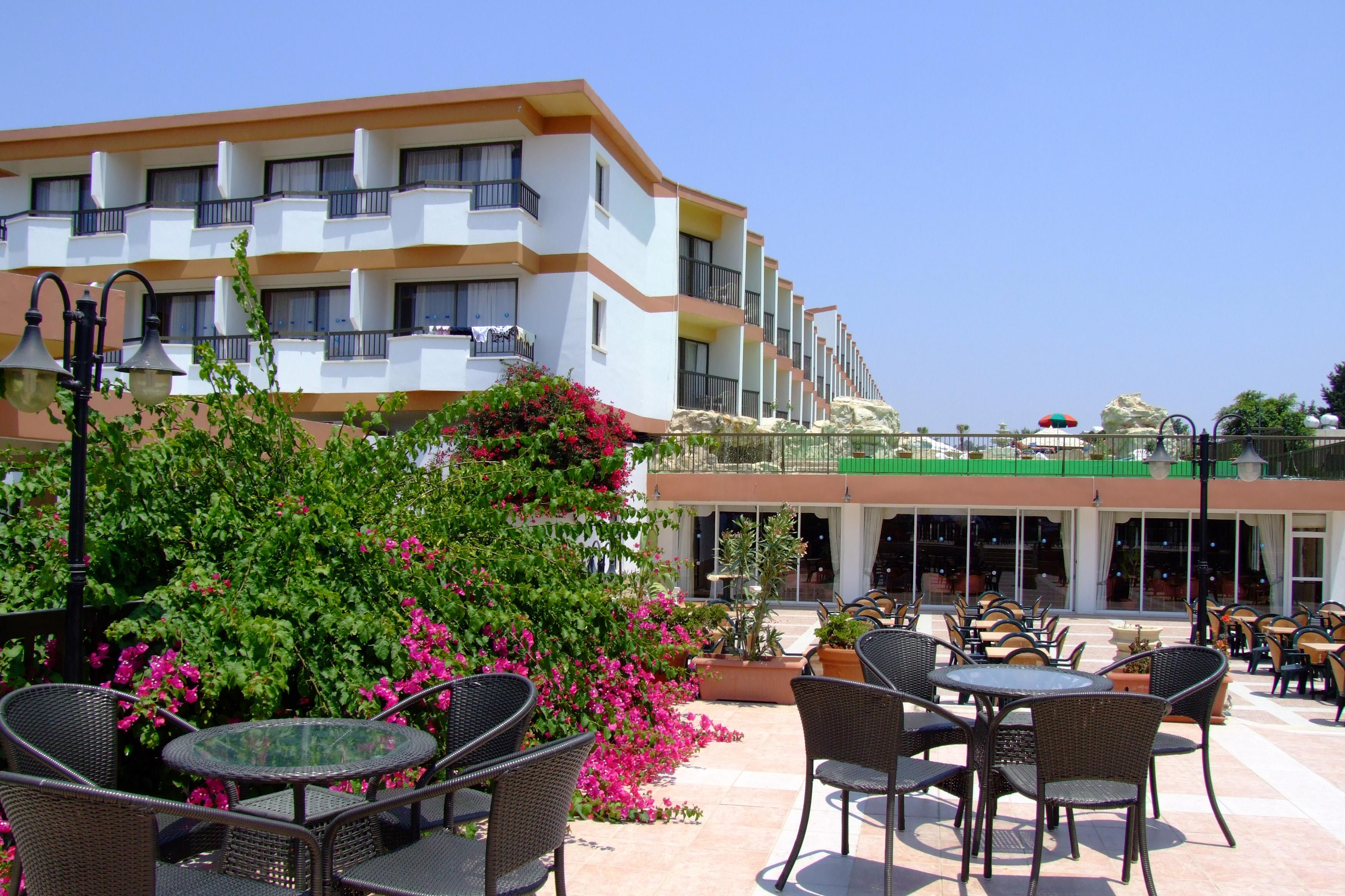 Avlida Hotel Paphos Buitenkant foto