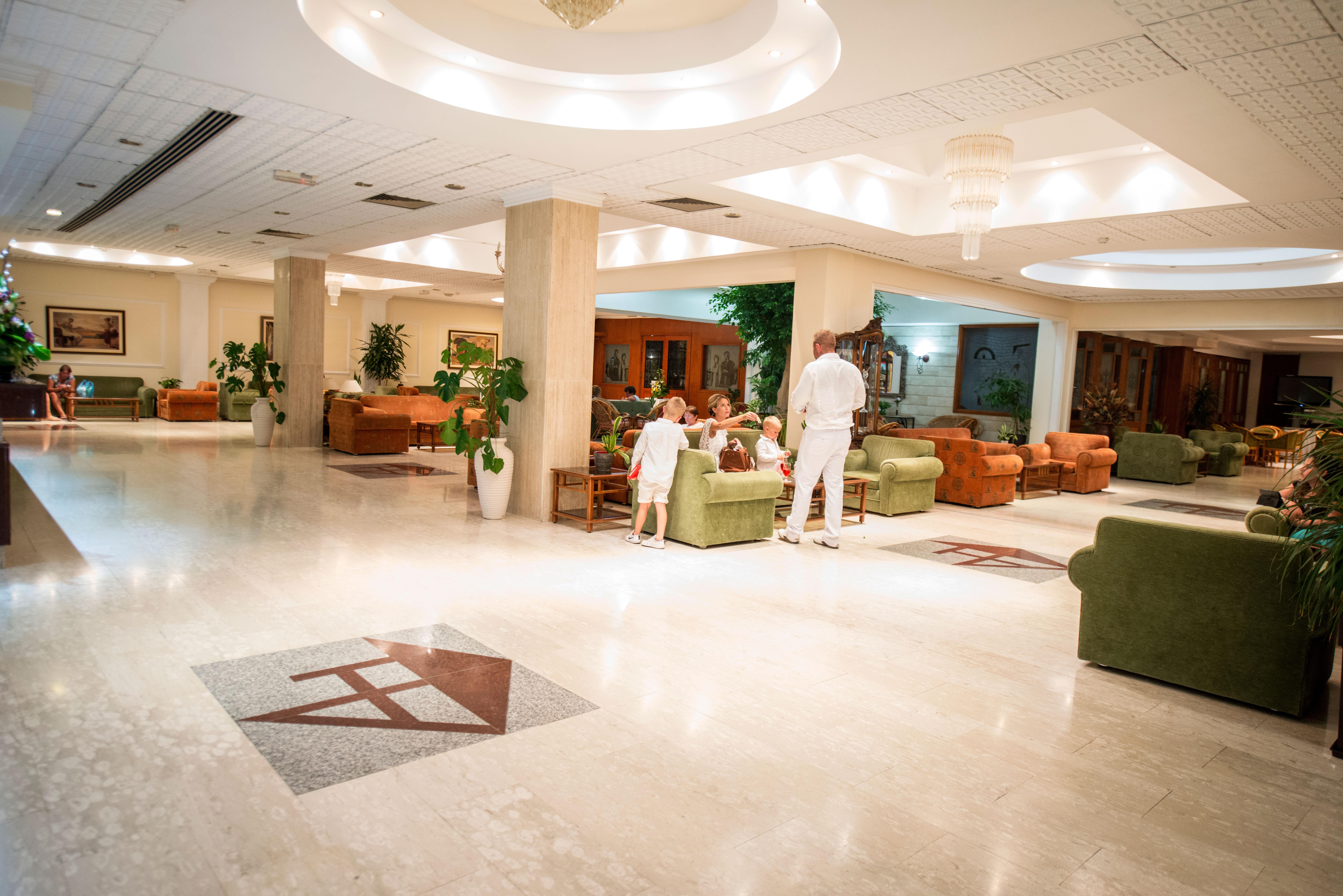 Avlida Hotel Paphos Buitenkant foto