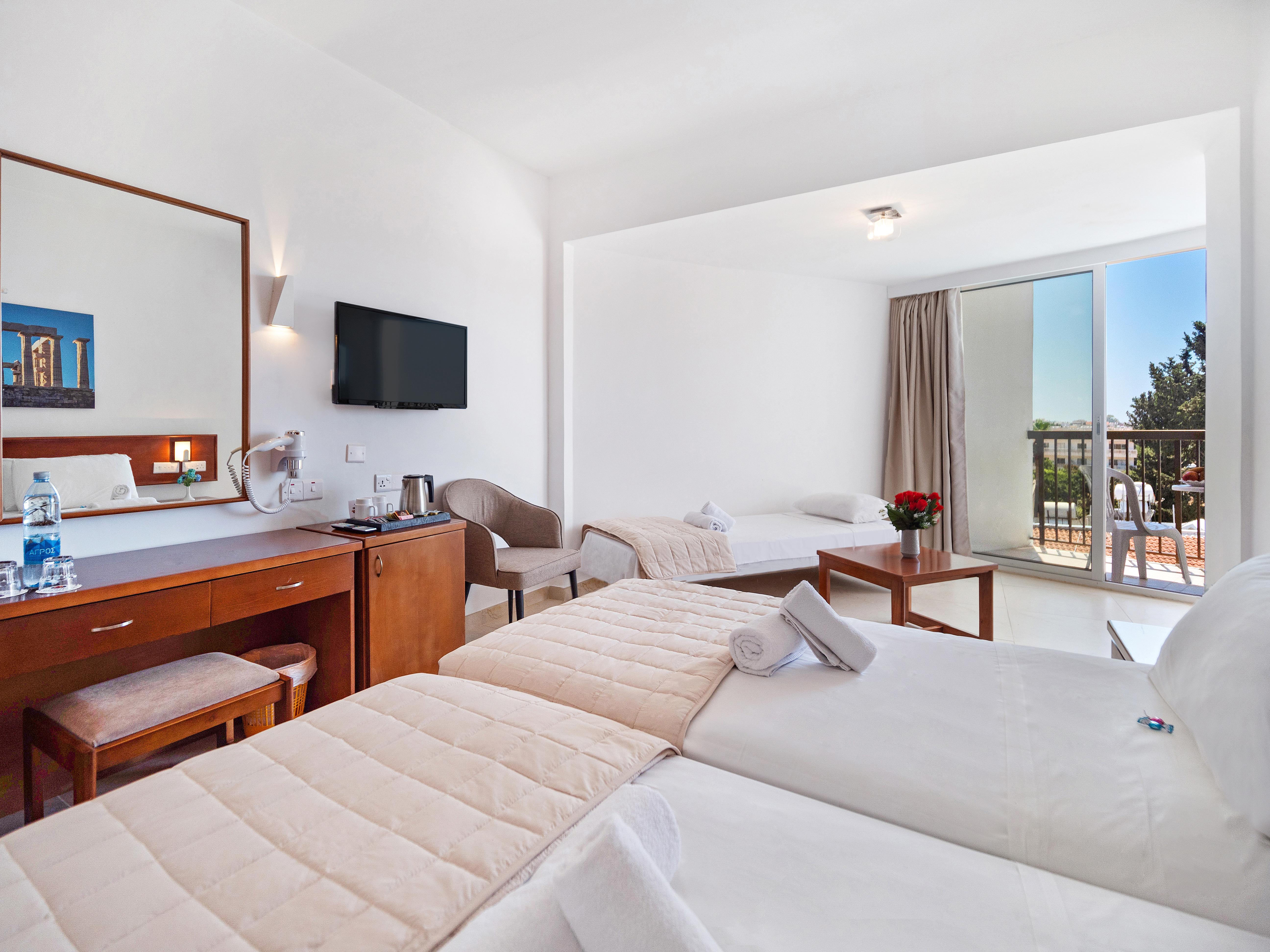 Avlida Hotel Paphos Buitenkant foto