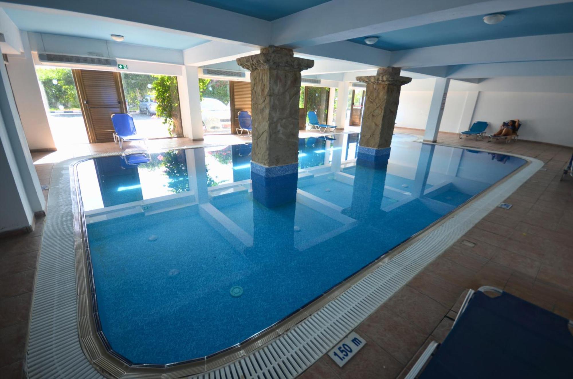 Avlida Hotel Paphos Buitenkant foto